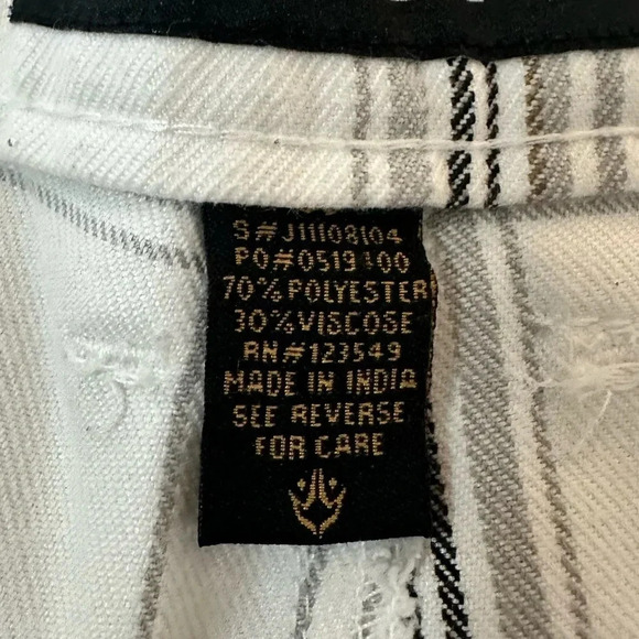 Rusty surf brand Men’s shorts. Size 36 - Picture 3 of 7